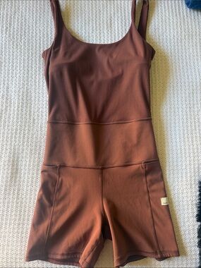 Vuori Brown Short Jumpsuit Active Romper Sz XS